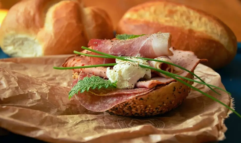 Белгородские мясные деликатесы — колбасы и копчёности местного производства