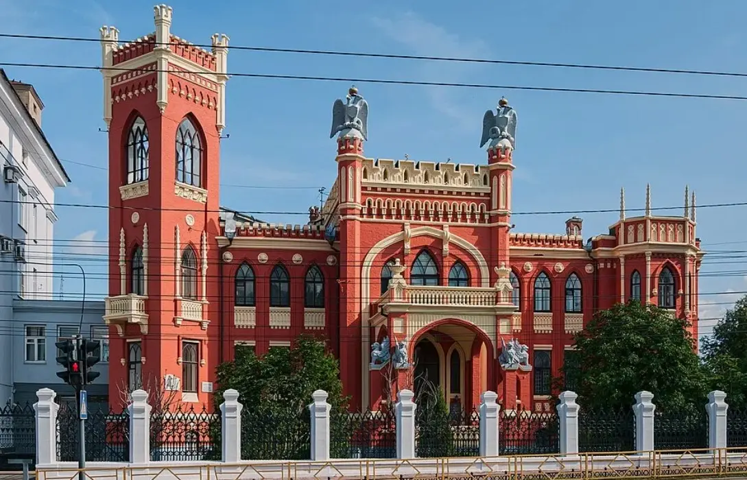 Что посмотреть в Кировской области: Александровский костёл в Кирове — архитектурная достопримечательность региона