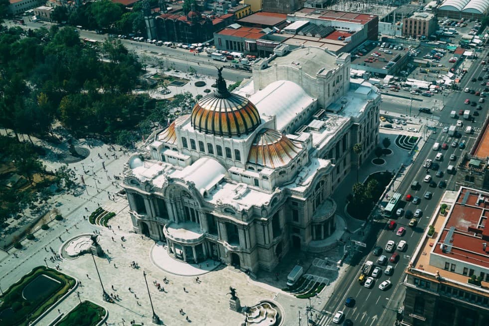 Достопримечательности Мексики и культурные и исторические памятники — Дворец изящных искусств в Мехико