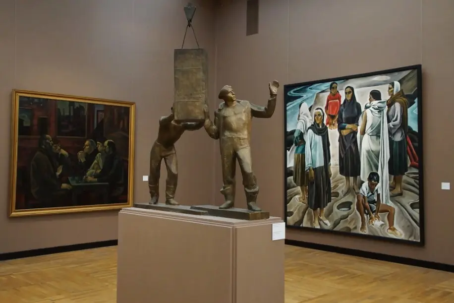 Экспозиция Третьяковской галереи — одно из самых популярных платных развлечений и достопримечательностей Москвы