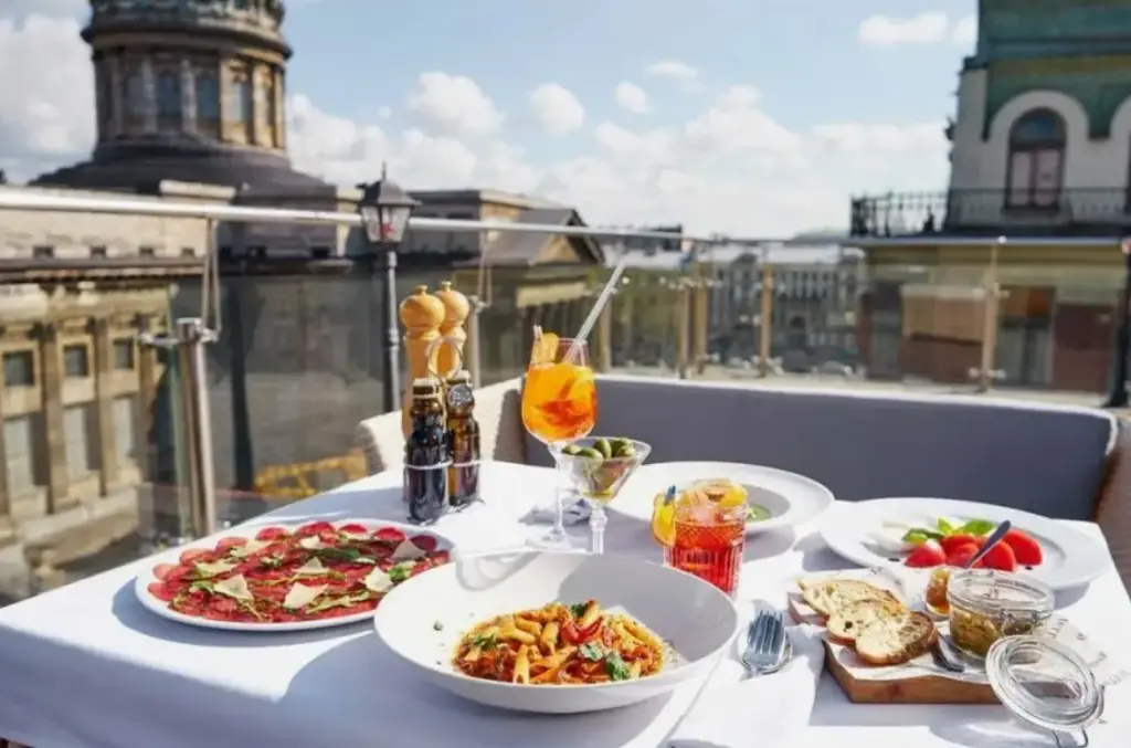 Гастрономический туризм в России: лучшие города и регионы для гастрономических туров, включая Санкт-Петербург