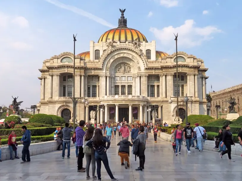 Достопримечательности Мексики и культурные и исторические памятники — Дворец изящных искусств в Мехико