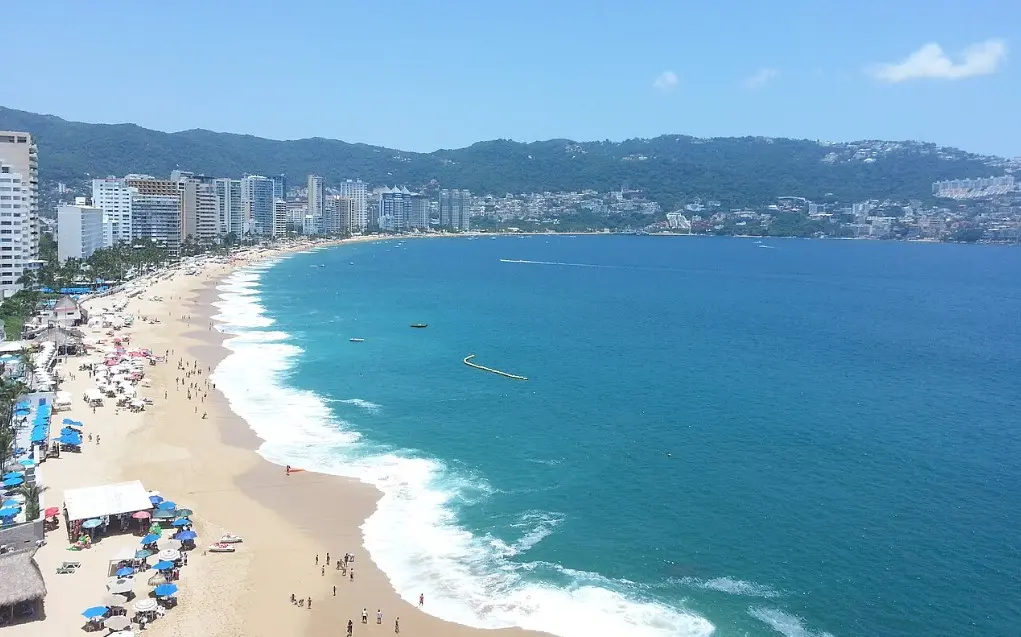 Лучшие морские курорты и Тихоокеанское побережье и Акапулько — живописные пляжи и скалистые бухты у океана