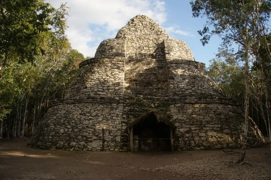 Достопримечательности Мексики и археологические зоны — город Коба, руины древней цивилизации майя
