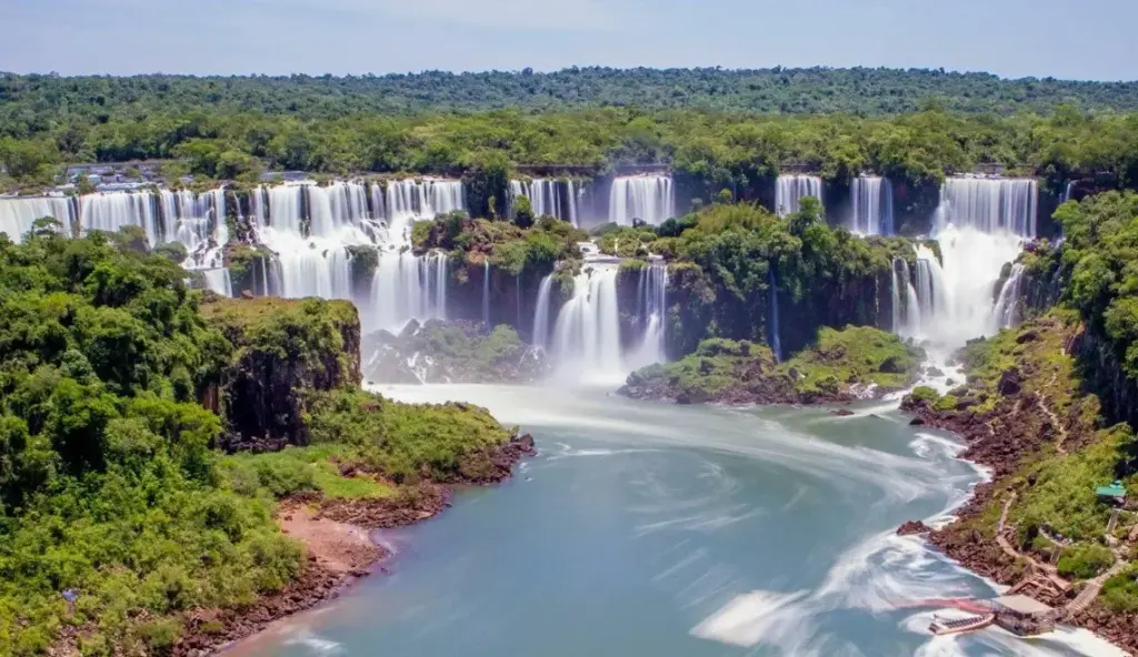 Путеводитель по Бразилии: что посмотреть и главные достопримечательности — что посмотреть в Бразилии, включая водопады Игуасу как одно из самых красивых мест страны