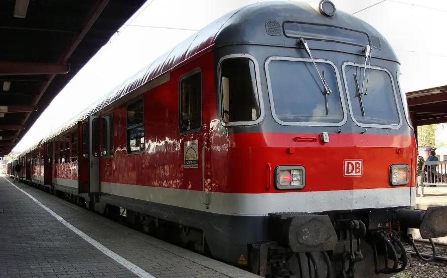 Авиабилеты и ЖД-билеты по России и миру