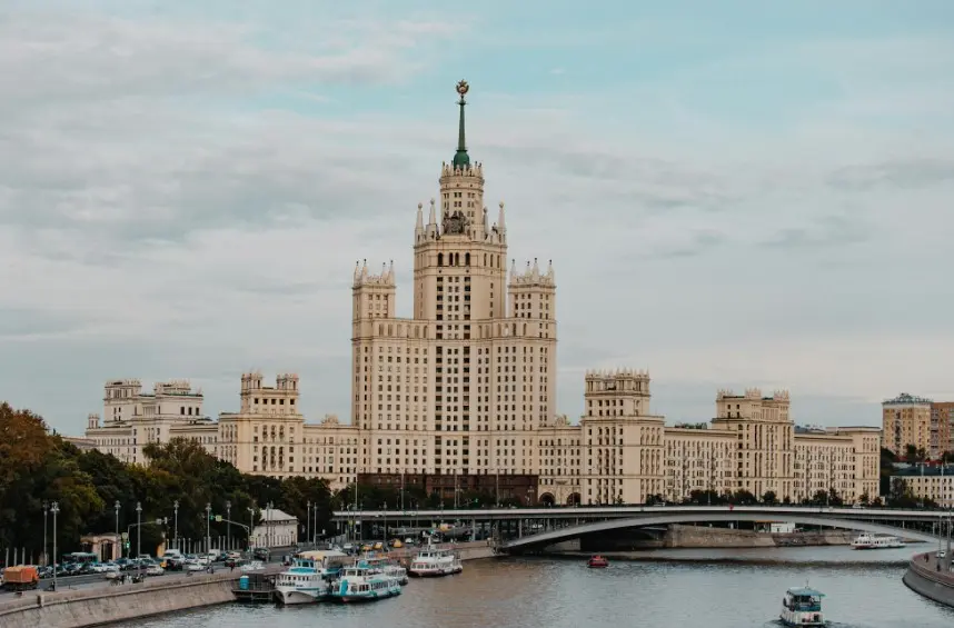 Авиабилеты и ЖД-билеты в Москве