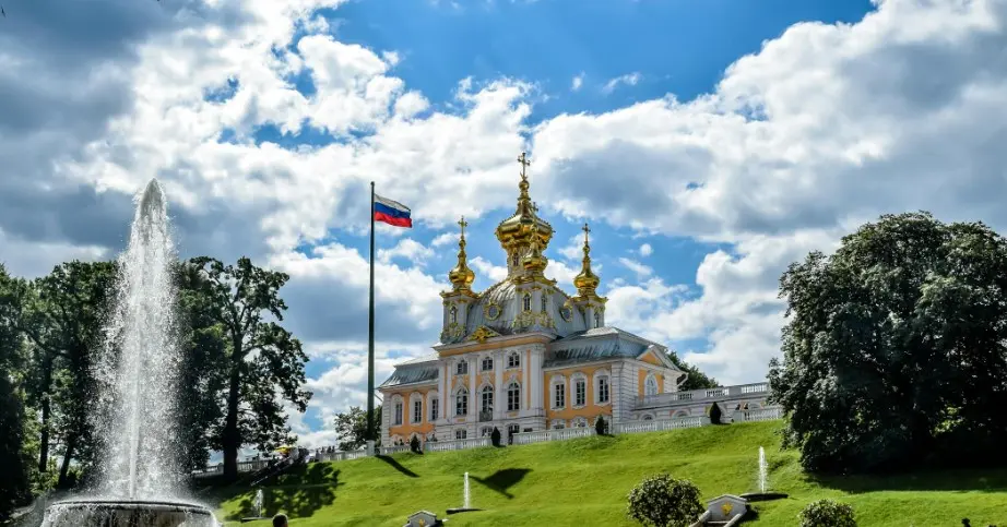 Авиабилеты и ЖД-билеты в Санкт-Петербурге