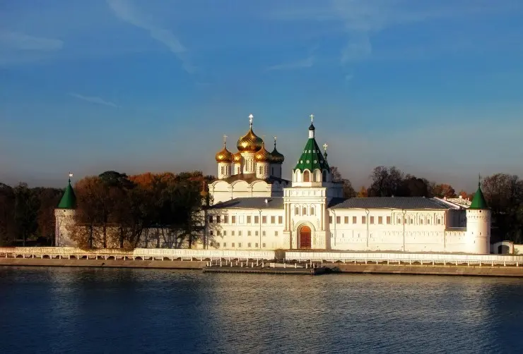 Экскурсии в Костроме — Ипатьевский монастырь и панорама города