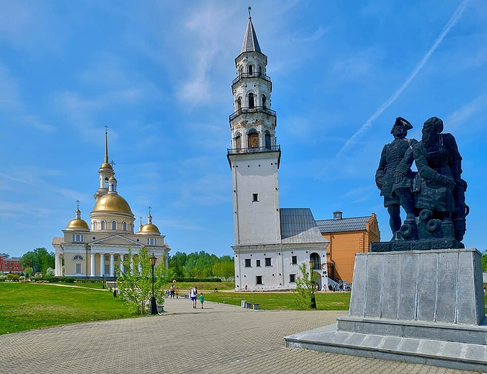 Куда поехать из Екатеринбурга — музеи и культурные объекты, Невьянская башня