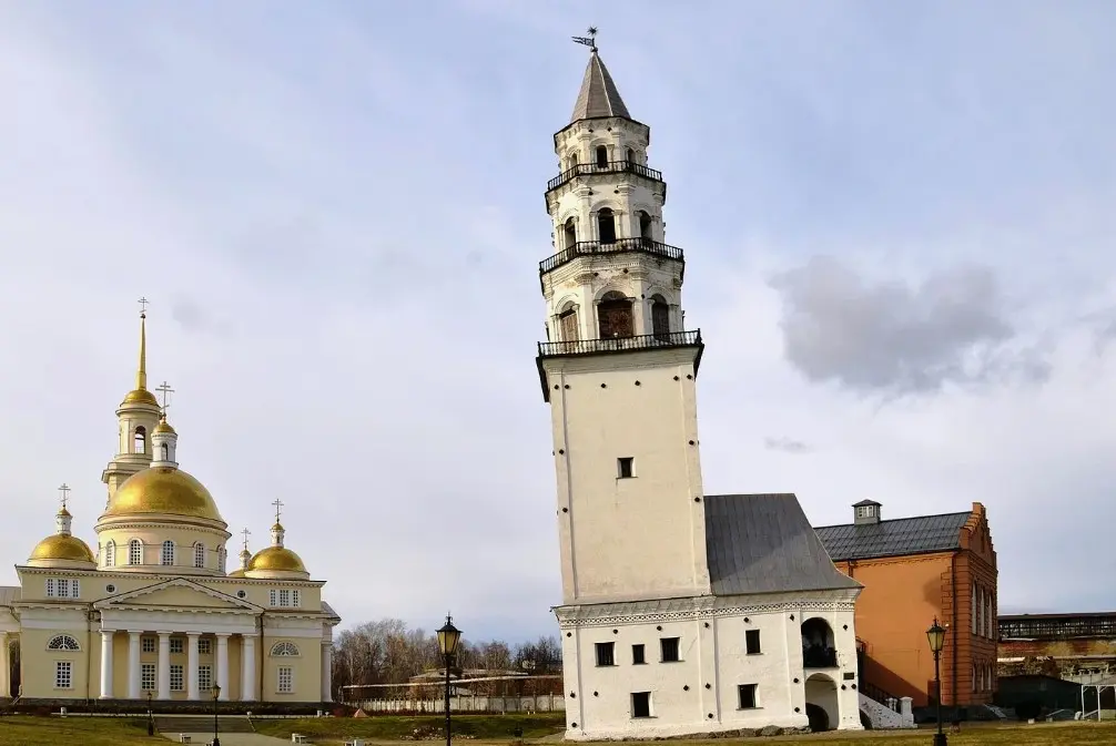 Куда поехать из Екатеринбурга — музеи и культурные объекты, Невьянская башня