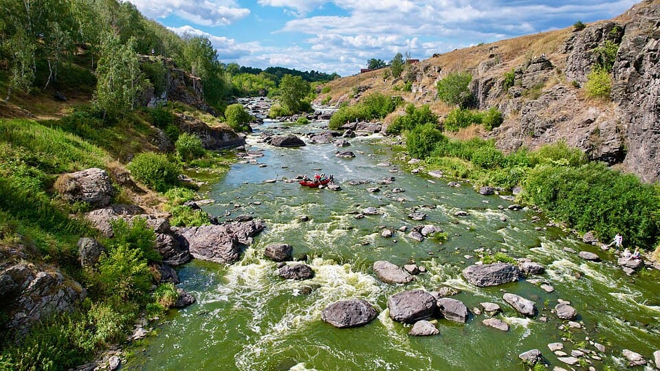Куда поехать из Екатеринбурга — порог Ревун в лесной части Свердловской области