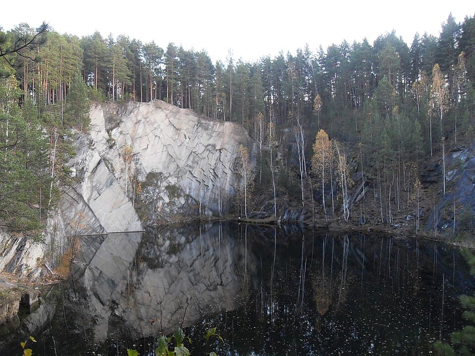 Куда поехать из Екатеринбурга — природные достопримечательности Свердловской области и карьер Тальков Камень