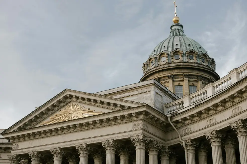 Туры в Санкт-Петербурге: каналы, дворцы и культурные маршруты