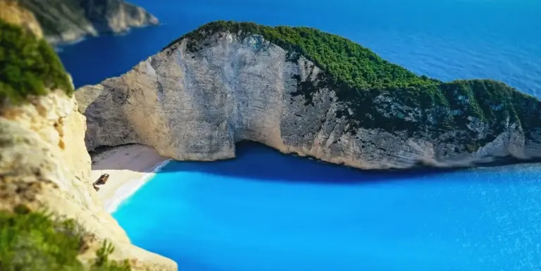 Как меняется цена на туры в течение дня — динамика стоимости туров на примере морского курорта