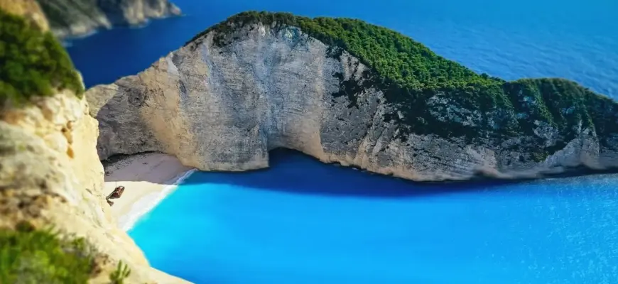 Как меняется цена на туры в течение дня — динамика стоимости туров на примере морского курорта