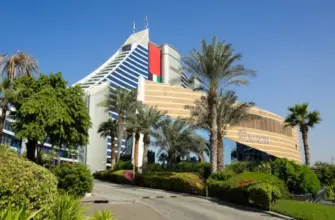 Как оценить расположение отеля по карте: отель у моря, пляж и район рядом с набережной