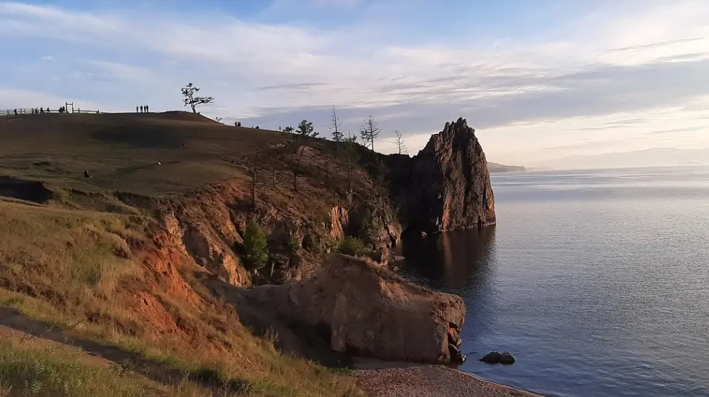 Байкал, остров Ольхон — одно из направлений, куда лучше ехать в несезон для уединённого отдыха
