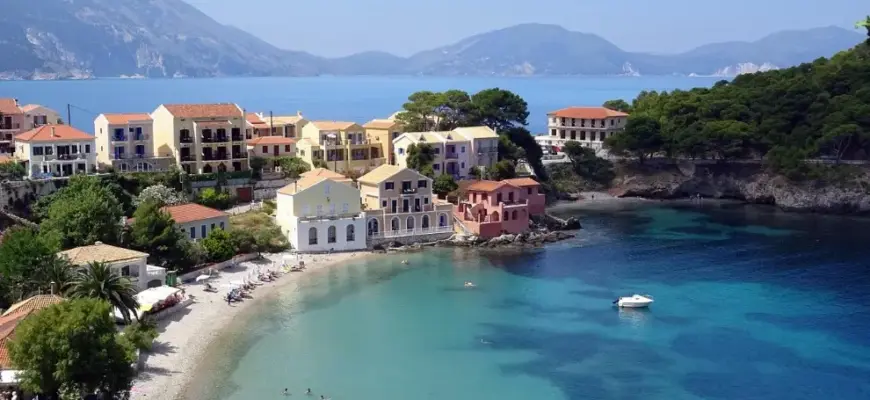 Отдых с ребенком до года: спокойный курорт у моря