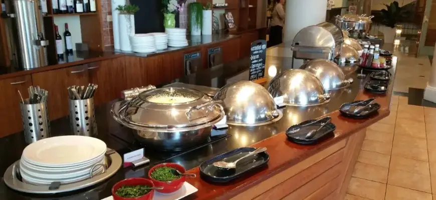 RO, BB, HB, FB, AI, UAI: что это значит и какой тип питания выбрать в туре — шведский стол и сервировка в отеле