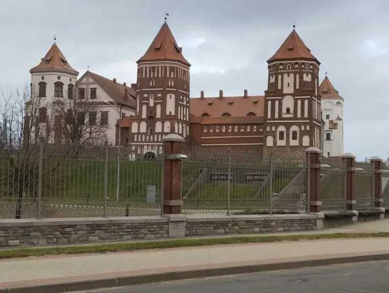 В Несвижский и Мирский замки — с билетами