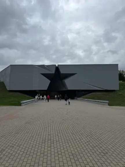 Трансфер из Минска или аэропорта — в Брест и Беловежскую пущу