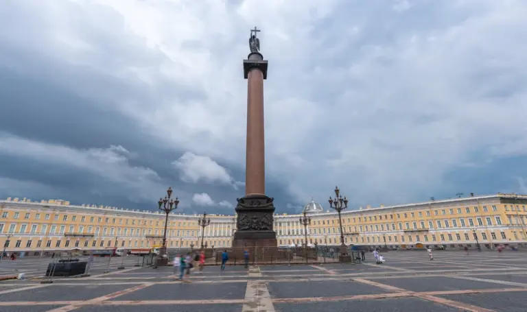 Санкт-Петербург — город у эшафота