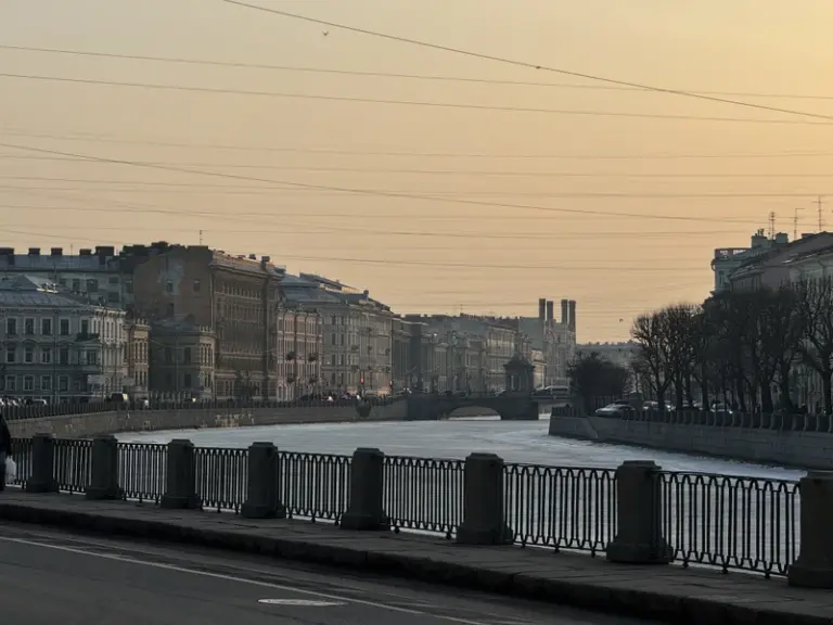 Петербург без церемоний: гуляем, болтаем, едим пышки
