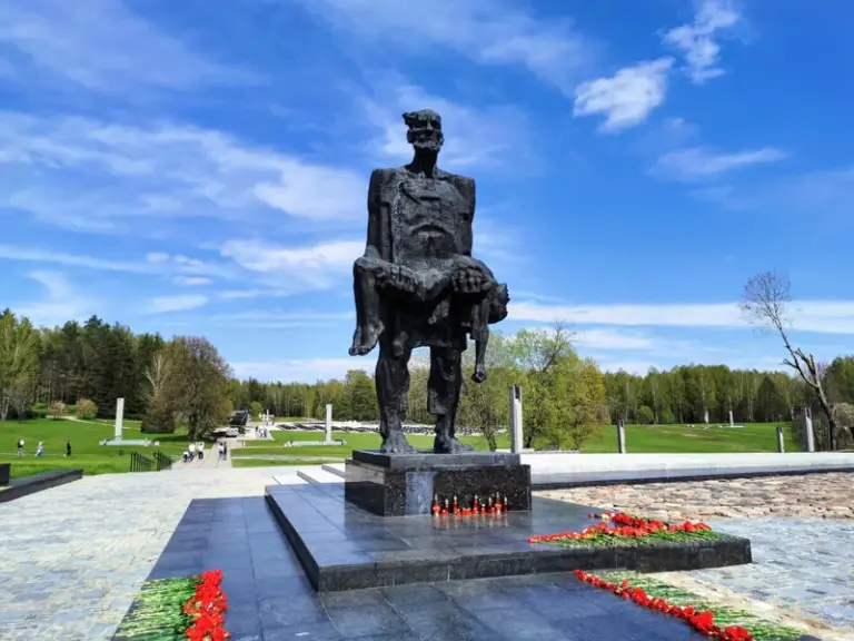 Хатынь и Курган Славы: индивидуальный трансфер из Минска