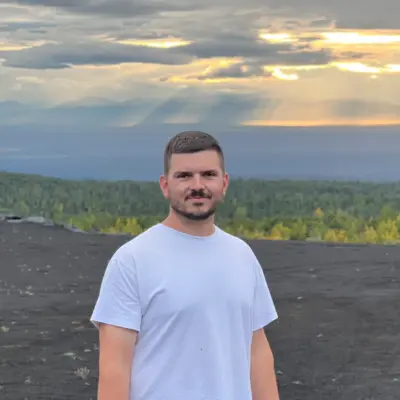 Эдуард М